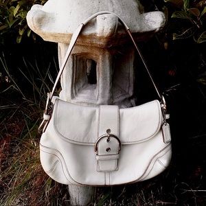 COACH Hobo BAG Cream Purse W/CONTRAST stitching